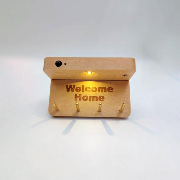 LAMPARA CON LLAVERO Y SENSOR DE MOVIMIENTO NO-HB049 MADERA CLARO